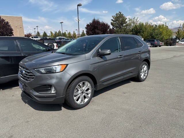 2023 Ford Edge Titanium photo 2