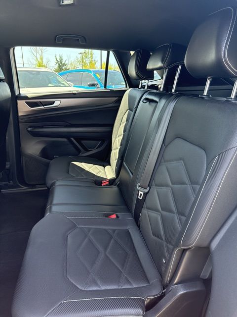 2025 Volkswagen Atlas Cross Sport SE w/Tech - Photo 17