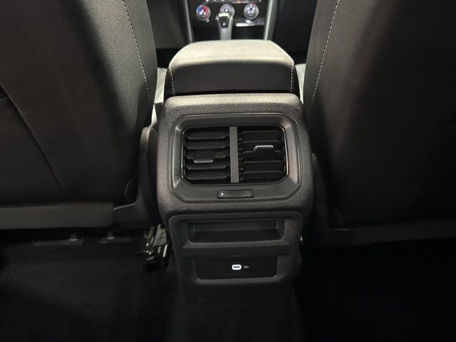 2023 Volkswagen Taos 39