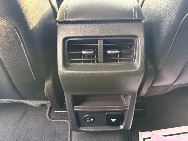 2022 Ford Edge Titanium - Photo 23