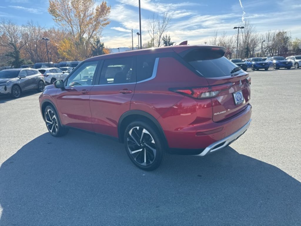 Used 2024 Mitsubishi Outlander SE SUV