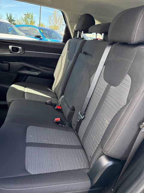 2022 Kia Sorento 16