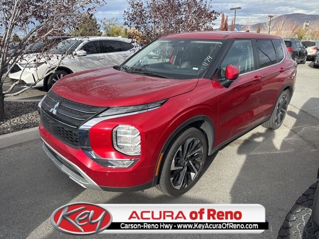 2024 Mitsubishi Outlander SE photo 3