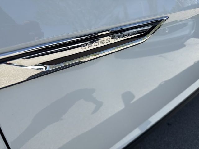 2025 Volkswagen Atlas Cross Sport SE w/Tech - Photo 11