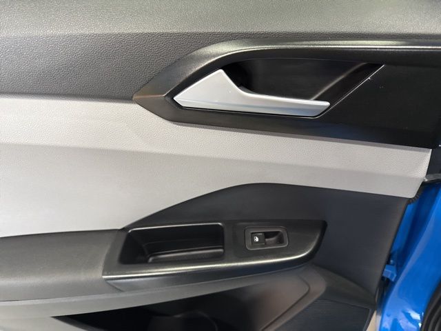 2023 Volkswagen Taos 35
