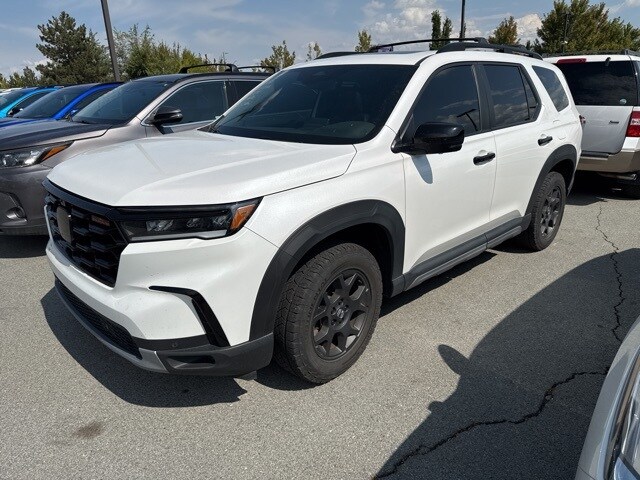 2023 Honda Pilot TrailSport photo 2