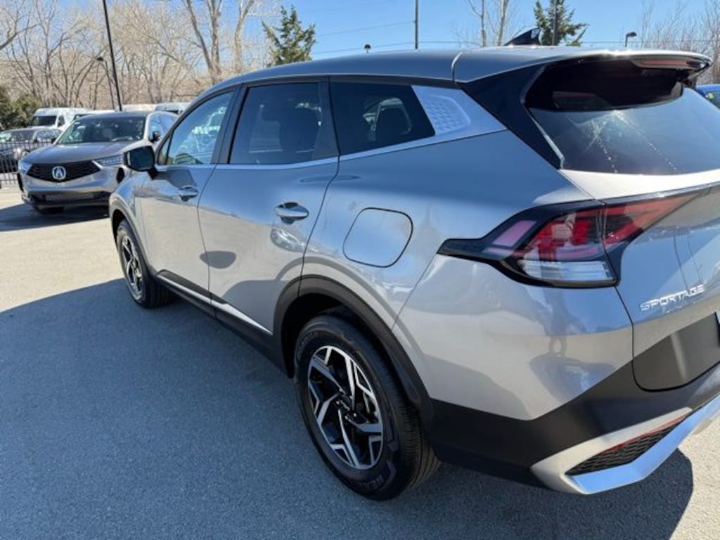 Used 2025 Kia Sportage LX SUV