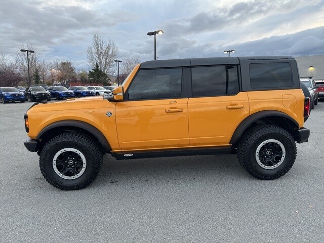 2022 Ford Bronco Outer Banks photo 2