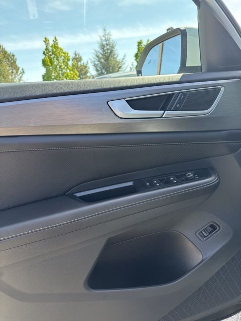 2025 Volkswagen Atlas Cross Sport SE w/Tech - Photo 14