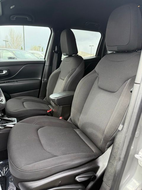 2022 Jeep Renegade Altitude - Photo 15