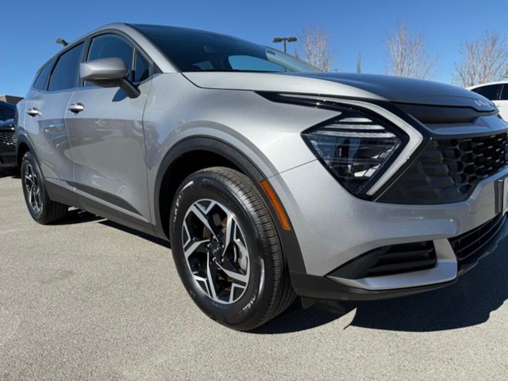 Used 2025 Kia Sportage LX SUV