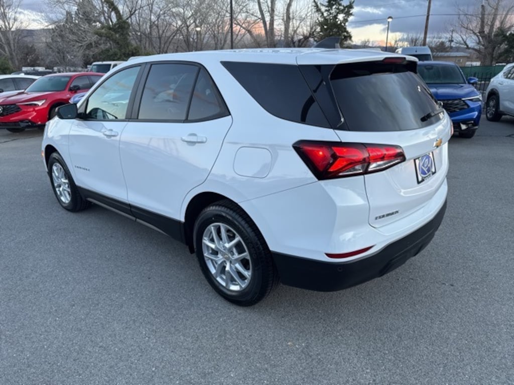 Used 2024 Chevrolet Equinox LS w/1FL SUV