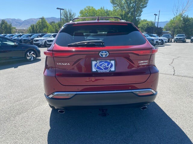 2022 Toyota Venza Limited photo 4