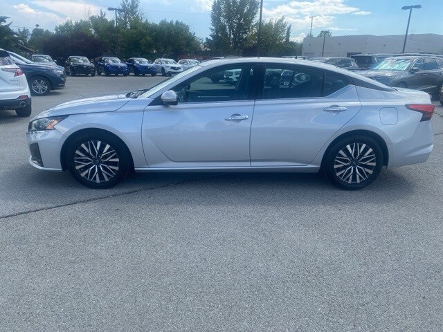 2023 Nissan Altima 2.5 SV photo 2