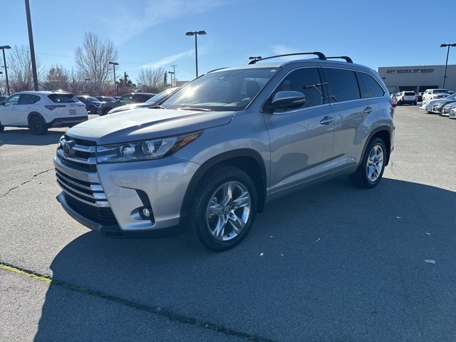 2019 Toyota Highlander Limited's photo