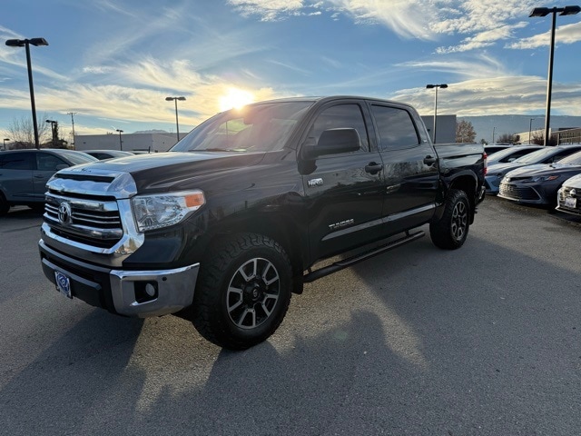 2017 Toyota Tundra SR5's photo