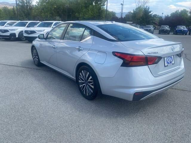 2023 Nissan Altima 2.5 SV photo 3