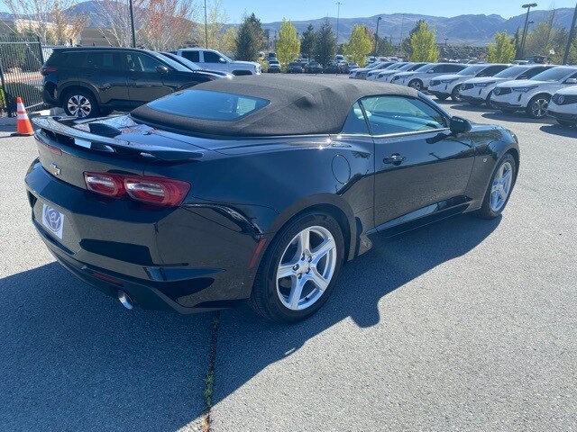 2023 Chevrolet Camaro 1LT photo 3