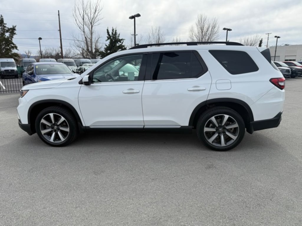 Used 2023 Honda Pilot Elite SUV