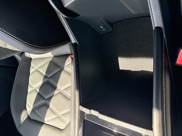 2025 Volkswagen Atlas Cross Sport SE w/Tech - Photo 36