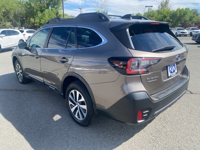 2022 Subaru Outback Premium photo 2