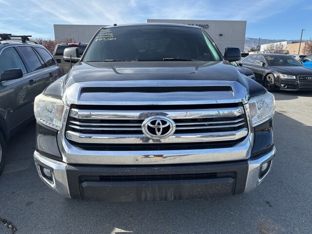 2017 Toyota Tundra SR5 CrewMax photo 2