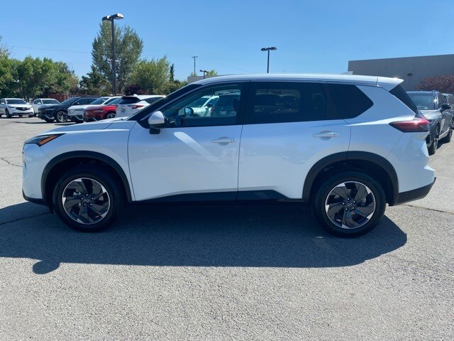 2024 Nissan Rogue SV photo 2