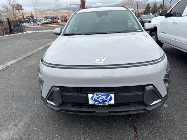 2025 Hyundai Kona SEL photo 2