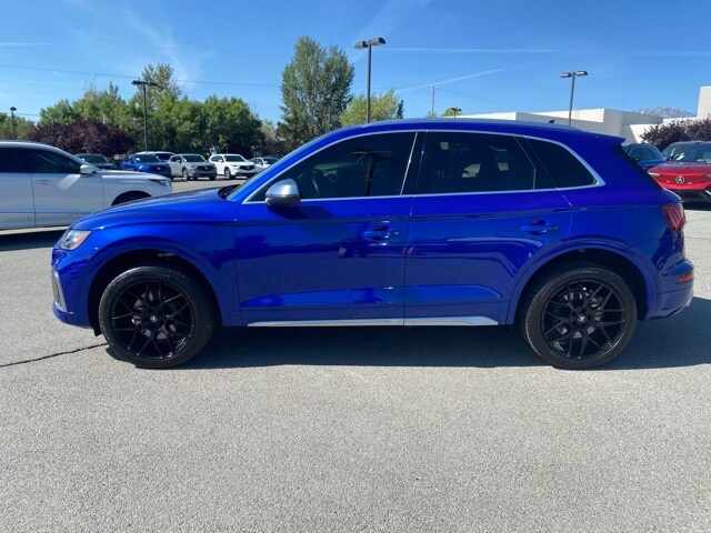 2022 Audi SQ5 Premium Plus photo 2