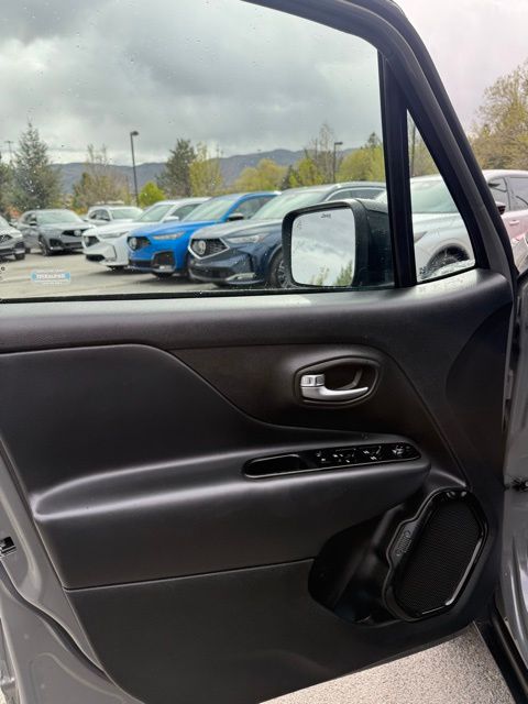 2022 Jeep Renegade Altitude - Photo 16