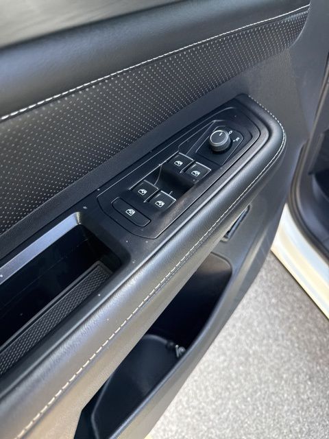2025 Volkswagen Atlas Cross Sport SE w/Tech - Photo 15