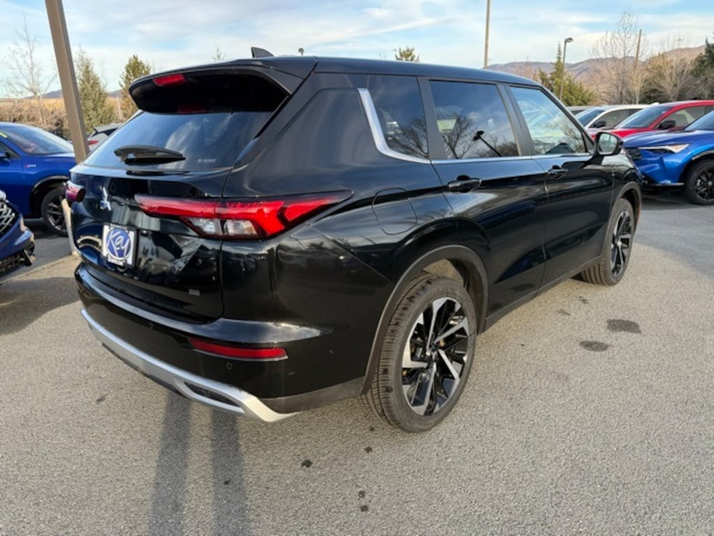 Used 2024 Mitsubishi Outlander SE SUV