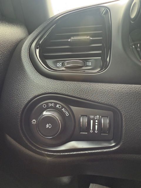 2022 Jeep Renegade Altitude - Photo 28