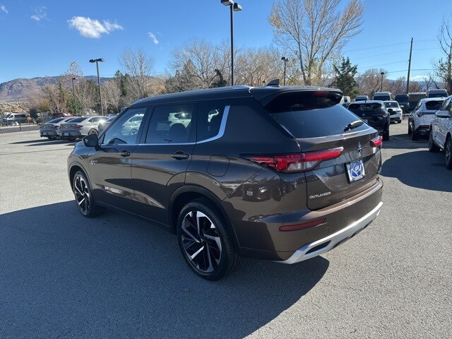 2024 Mitsubishi Outlander PHEV SEL photo 2