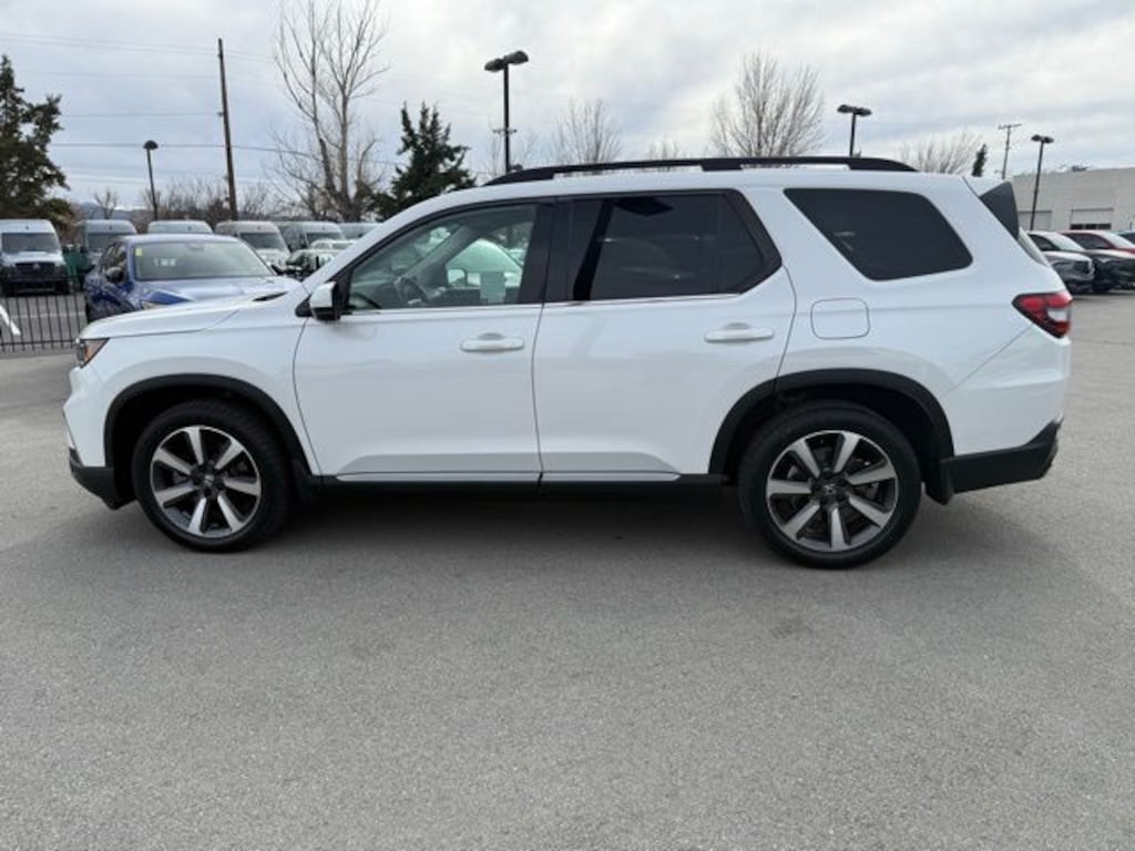 Used 2023 Honda Pilot Elite SUV