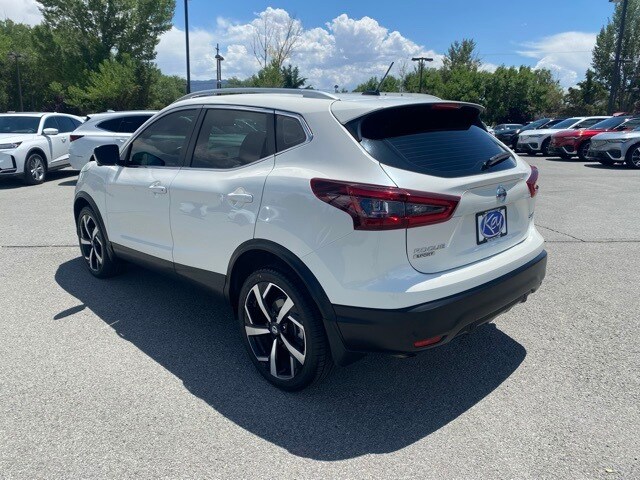 2022 Nissan Rogue Sport SL photo 3