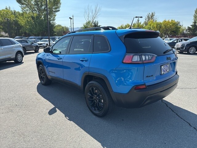 2023 Jeep Cherokee Altitude Lux photo 3