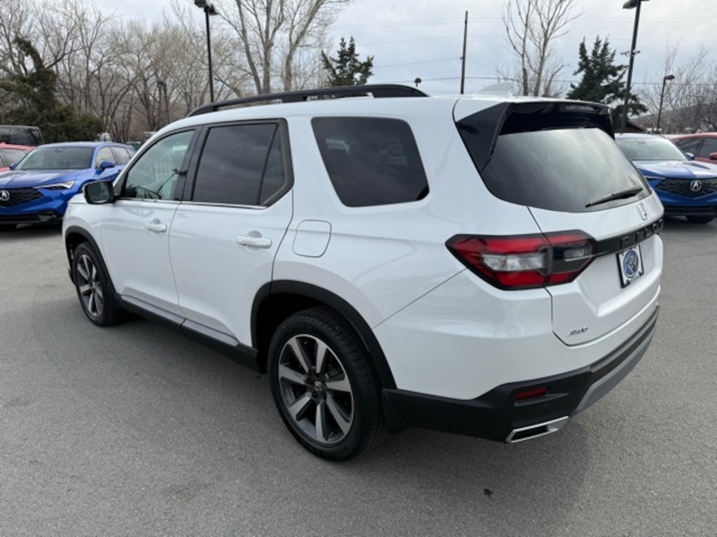 Used 2023 Honda Pilot Elite SUV