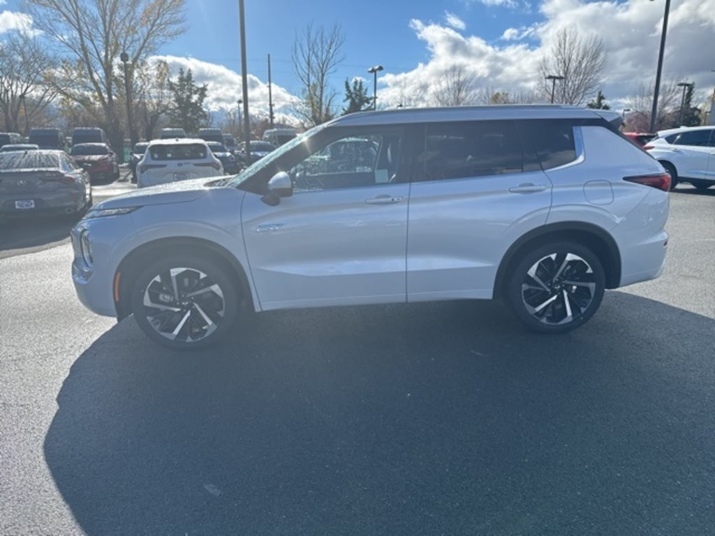 Used 2024 Mitsubishi Outlander PHEV SEL SUV