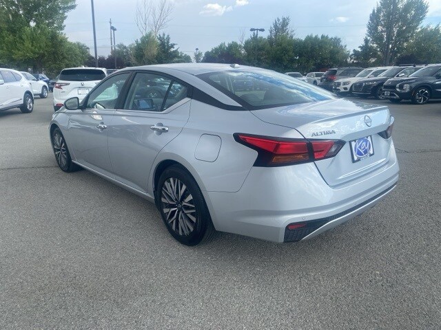 2023 Nissan Altima 2.5 SV photo 3