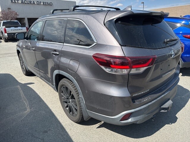 2019 Toyota Highlander SE photo 3