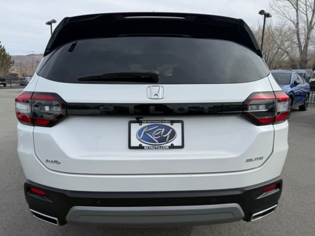 Used 2023 Honda Pilot Elite SUV