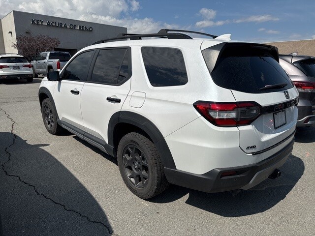 2023 Honda Pilot TrailSport photo 3