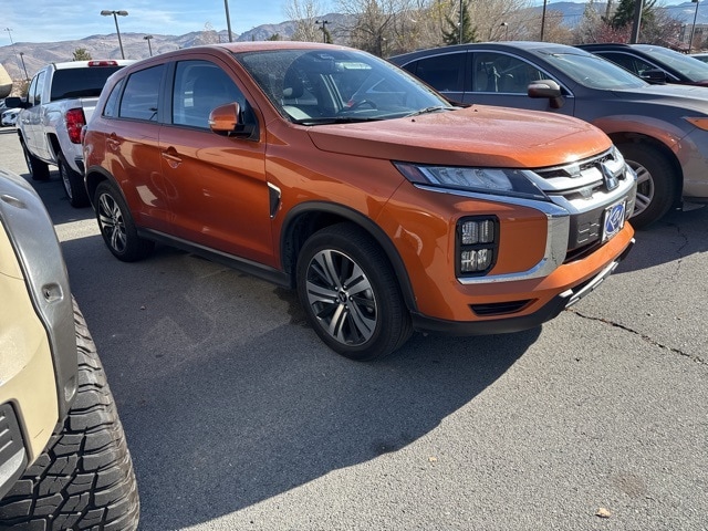 2024 Mitsubishi Outlander Sport SE's photo