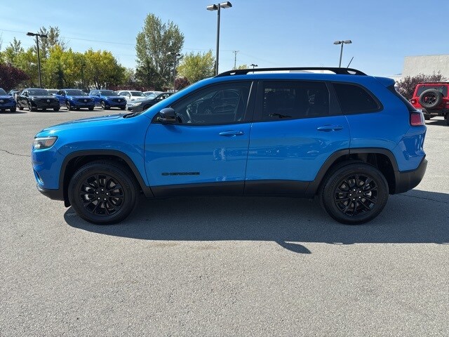 2023 Jeep Cherokee Altitude Lux photo 2