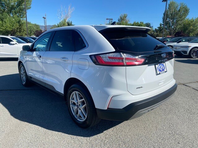 2022 Ford Edge SEL photo 3