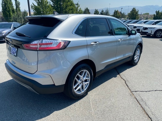 2023 Ford Edge SEL photo 3