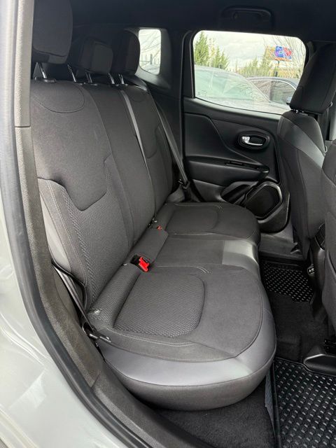 2022 Jeep Renegade Altitude - Photo 22
