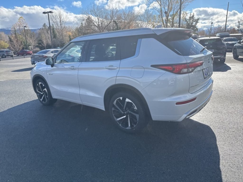 Used 2024 Mitsubishi Outlander PHEV SEL SUV