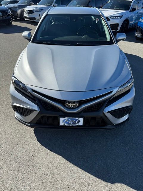 2024 Toyota Camry SE - Photo 9